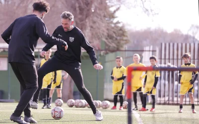 Tecnificar o competir: qué debe aportar de verdad una academia de fútbol