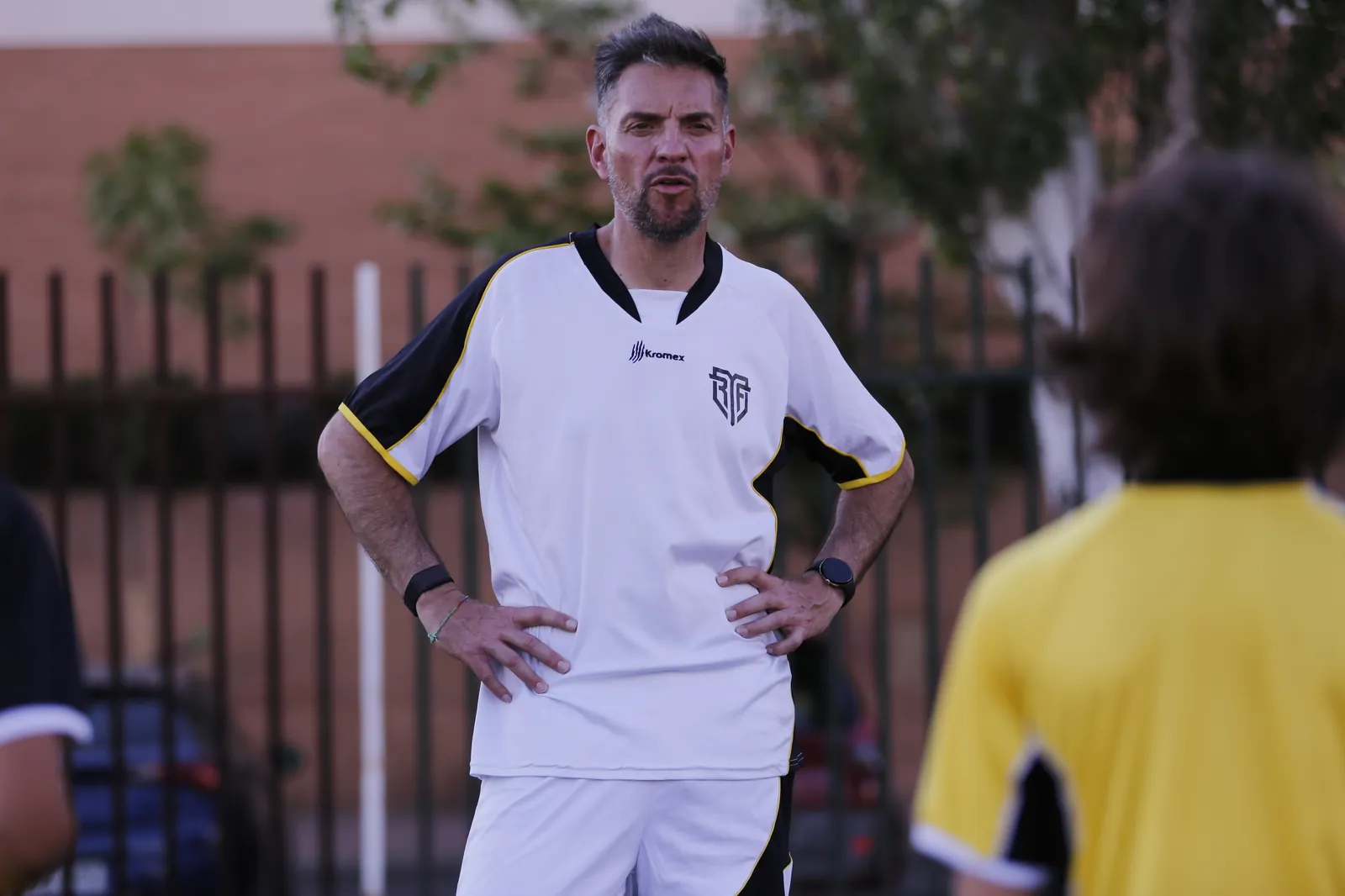 Sesión de tecnificación MR Fútbol Entrenador de MR Fútbol en una sesión de tecnificación