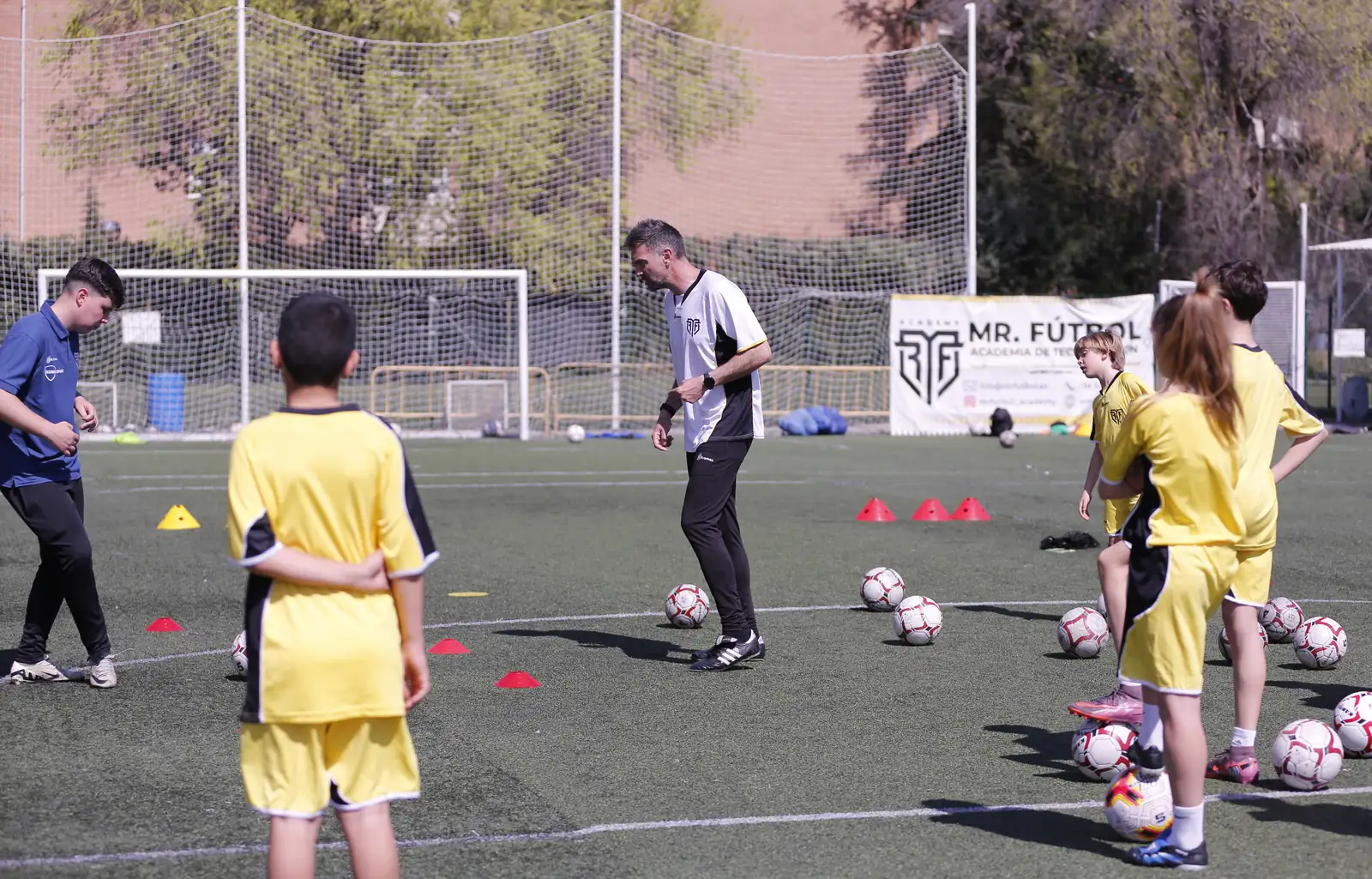 Sesión de tecnificación de fútbol en Alcalá de Henares