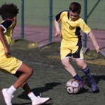 Regate en 1 contra 1 en tecnificación de fútbol base