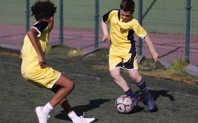 Cómo mejorar el regate en fútbol: la secuencia que enseñamos paso a paso
